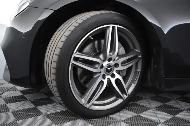 Musta Farmari, Mercedes-Benz E – FRE-828