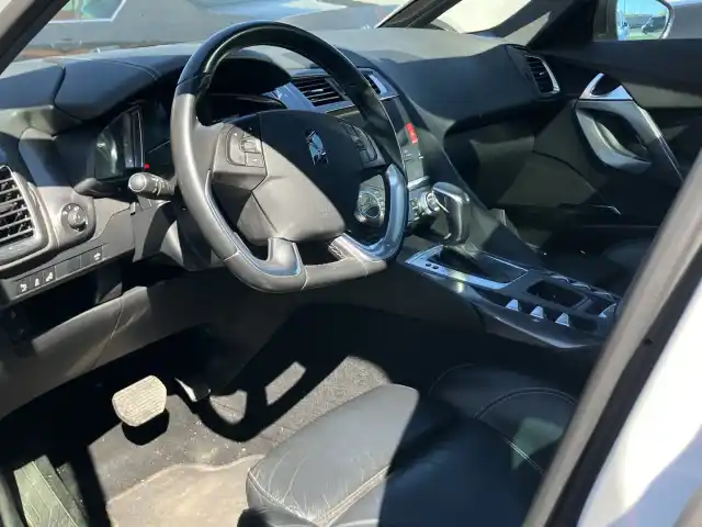 Valkoinen Viistoperä, Citroen DS5 – FRE-835