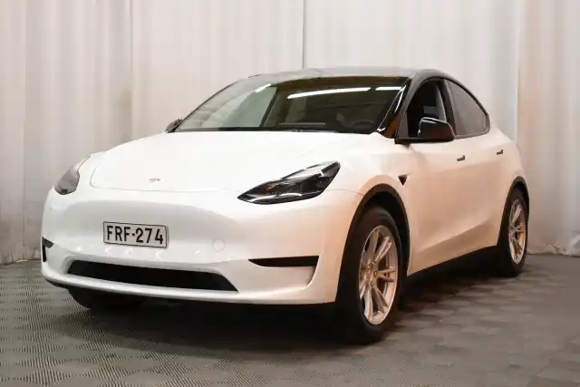 Valkoinen Maastoauto, Tesla Model Y – FRF-274