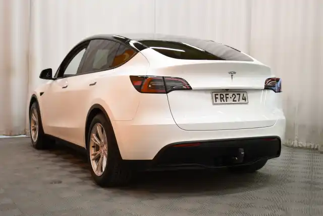 Valkoinen Maastoauto, Tesla Model Y – FRF-274