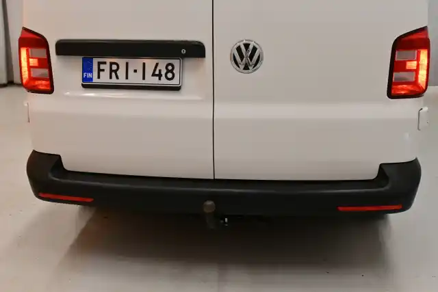 Valkoinen Tila-auto, Volkswagen Transporter – FRI-148