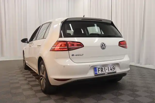 Valkoinen Viistoperä, Volkswagen Golf – FRI-149