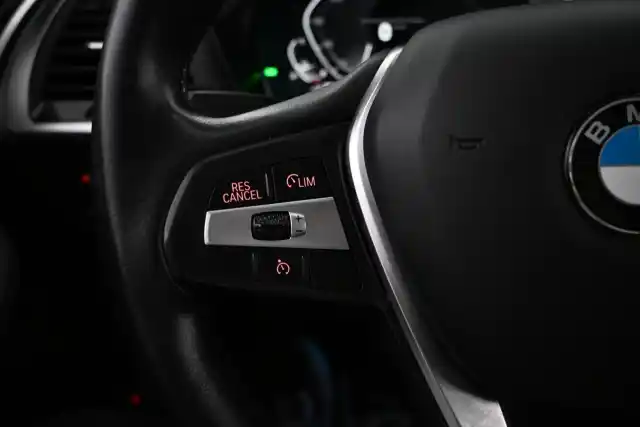 Musta Maastoauto, BMW X3 – FRI-703
