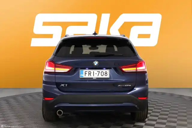 Sininen Maastoauto, BMW X1 – FRI-708