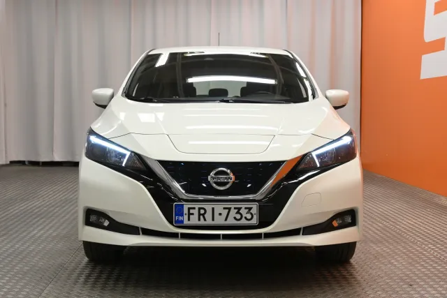 Valkoinen Viistoperä, Nissan Leaf – FRI-733