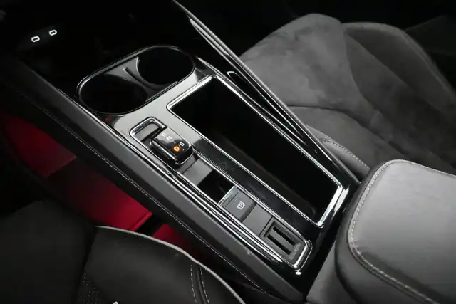 Vihreä Maastoauto, Skoda Enyaq – FRJ-865