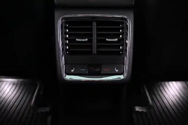 Vihreä Maastoauto, Skoda Enyaq – FRJ-865