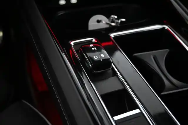 Vihreä Maastoauto, Skoda Enyaq – FRJ-865
