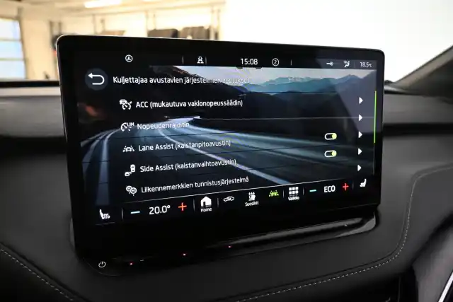 Vihreä Maastoauto, Skoda Enyaq – FRJ-865