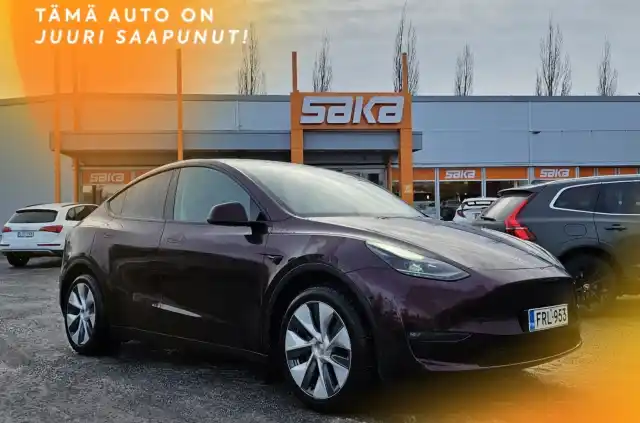 Punainen Maastoauto, Tesla Model Y – FRL-953