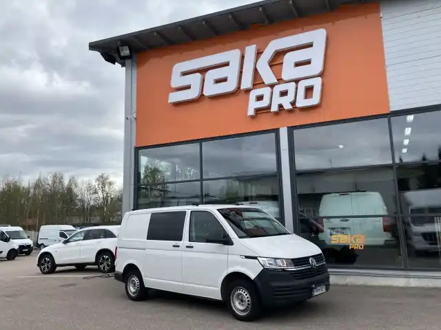 Valkoinen Pakettiauto, Volkswagen Transporter – FRM-507