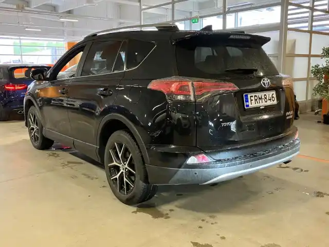 Musta Maastoauto, Toyota RAV4 – FRM-846