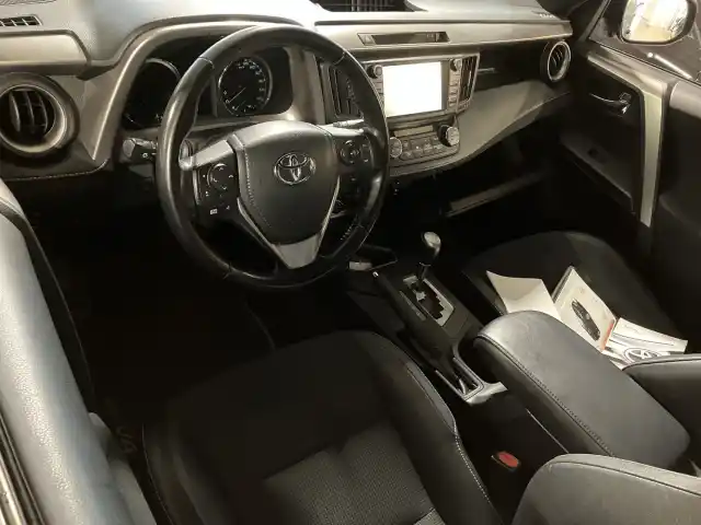Musta Maastoauto, Toyota RAV4 – FRM-846