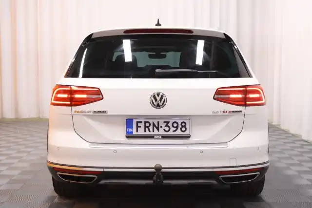 Valkoinen Farmari, Volkswagen Passat – FRN-398