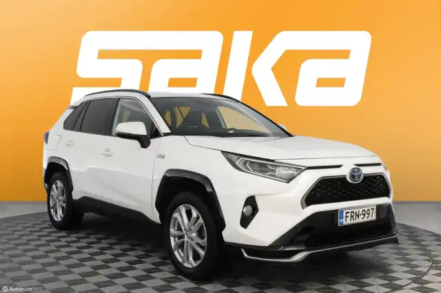 Valkoinen Maastoauto, Toyota RAV4 PLUG-IN – FRN-997