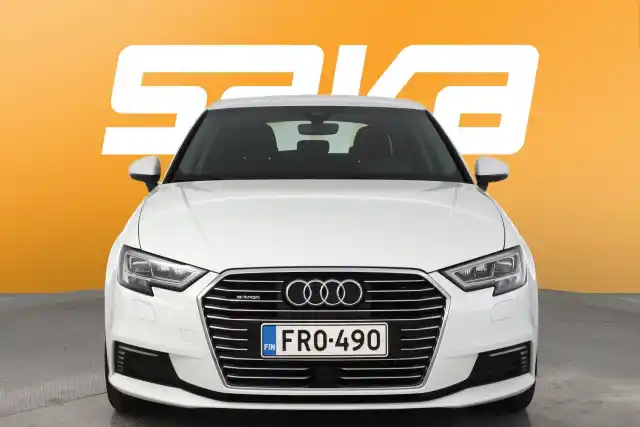 Valkoinen Viistoperä, Audi A3 – FRO-490