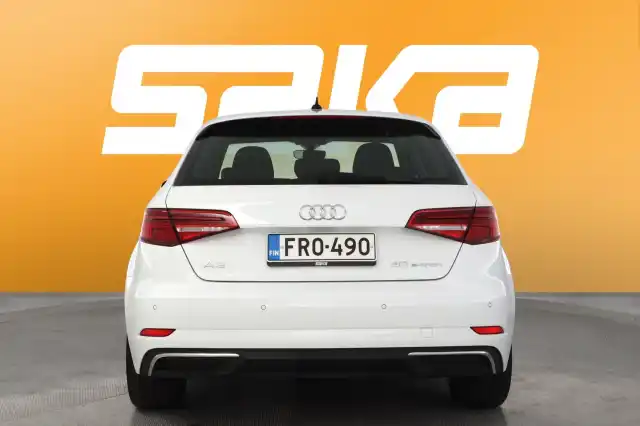 Valkoinen Viistoperä, Audi A3 – FRO-490