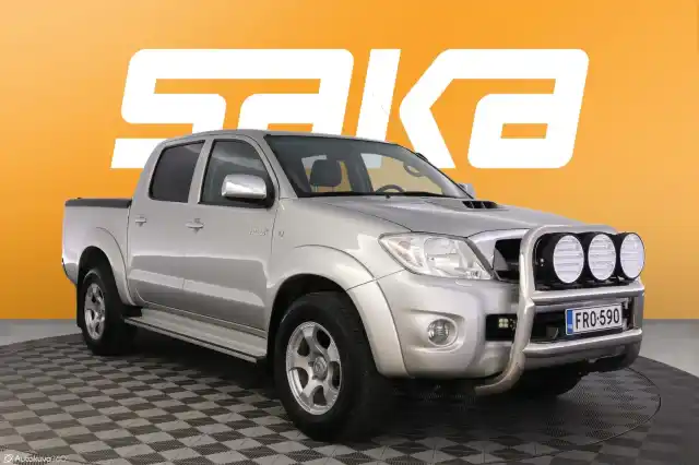 Harmaa Avolava, Toyota Hilux – FRO-590