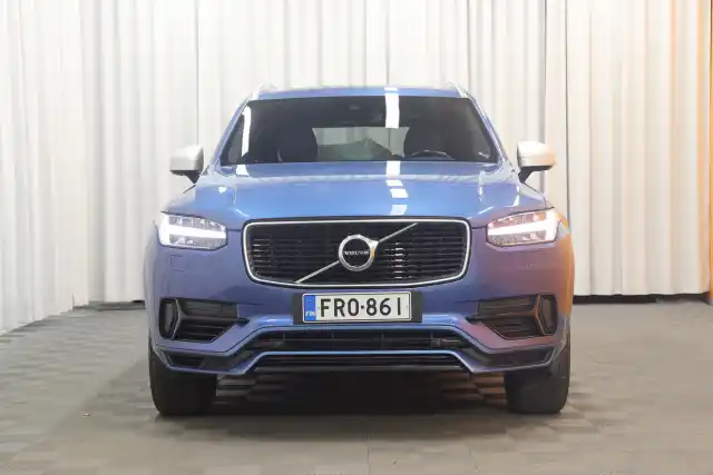 Sininen Maastoauto, Volvo XC90 – FRO-861