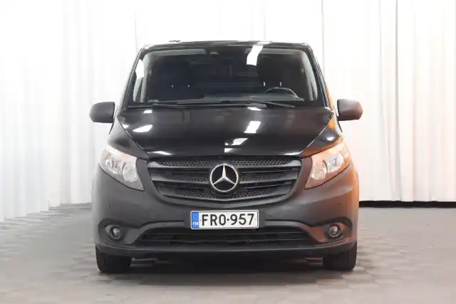 Vihreä Pakettiauto, Mercedes-Benz Vito – FRO-957