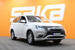 Valkoinen Maastoauto, Mitsubishi Outlander PHEV – FRO-980, kuva 1