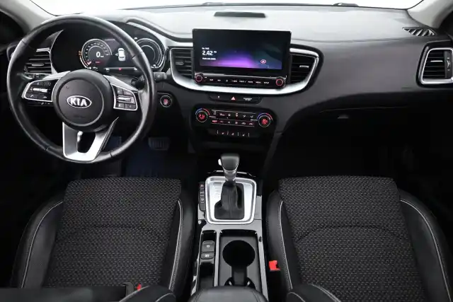 Valkoinen Viistoperä, Kia XCeed – FRP-479