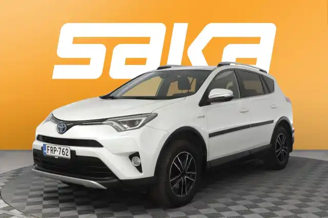 Valkoinen Maastoauto, Toyota RAV4 – FRP-762
