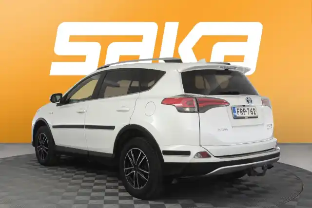 Valkoinen Maastoauto, Toyota RAV4 – FRP-762