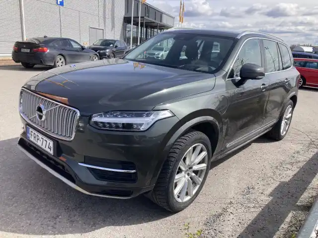 Harmaa Maastoauto, Volvo XC90 – FRP-774