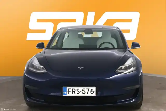 Sininen Sedan, Tesla Model 3 – FRS-576