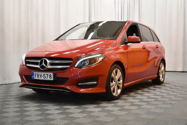 Punainen Tila-auto, Mercedes-Benz B – FRV-578