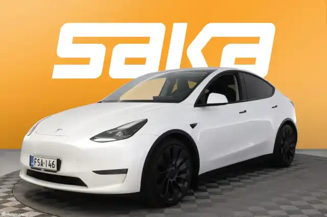 Valkoinen Maastoauto, Tesla Model Y – FSA-146