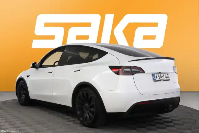 Valkoinen Maastoauto, Tesla Model Y – FSA-146