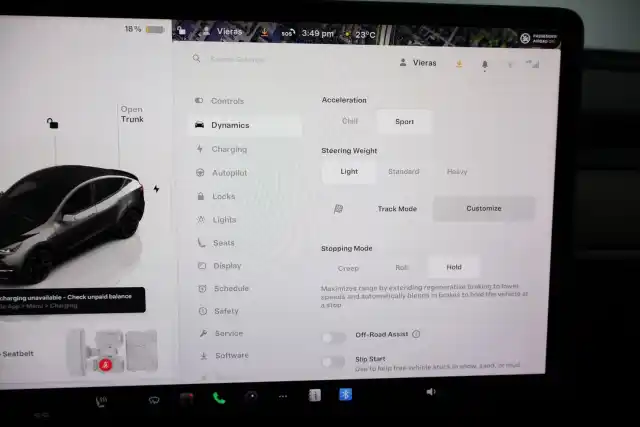 Valkoinen Maastoauto, Tesla Model Y – FSA-146