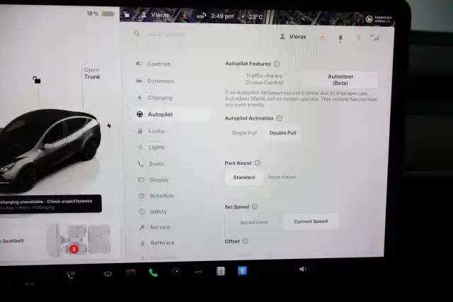 Valkoinen Maastoauto, Tesla Model Y – FSA-146