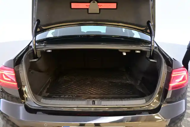 Musta Sedan, Volkswagen Passat – FSA-539
