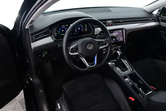 Musta Sedan, Volkswagen Passat – FSA-539