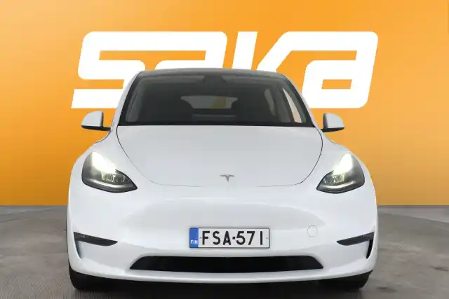 Valkoinen Maastoauto, Tesla Model Y – FSA-571