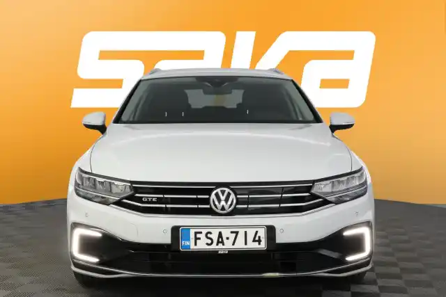 Valkoinen Farmari, Volkswagen Passat – FSA-714