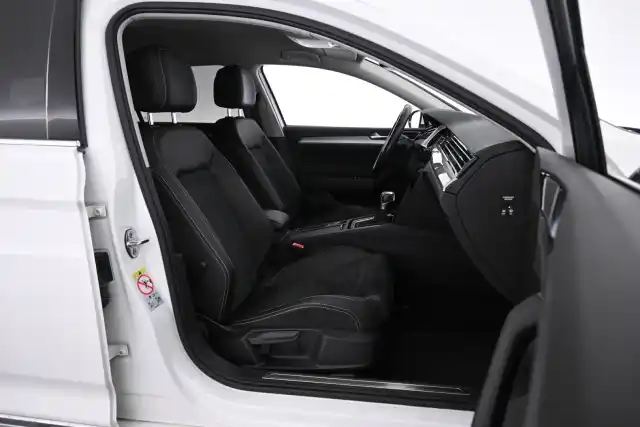 Valkoinen Farmari, Volkswagen Passat – FSA-714