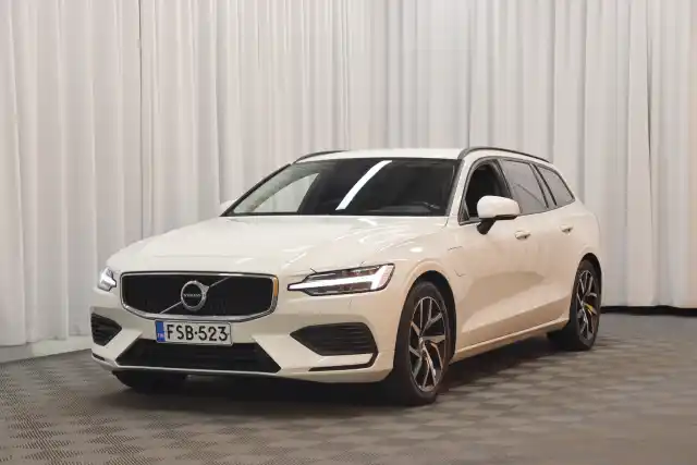 Valkoinen Farmari, Volvo V60 – FSB-523