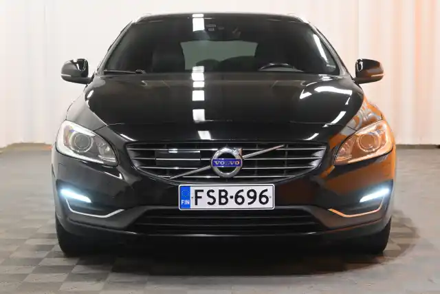 Musta Farmari, Volvo V60 – FSB-696