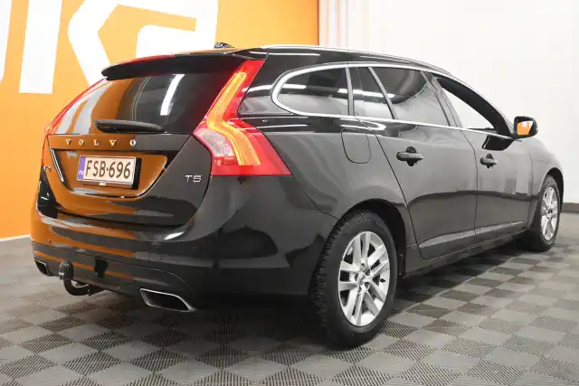 Musta Farmari, Volvo V60 – FSB-696