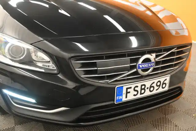 Musta Farmari, Volvo V60 – FSB-696