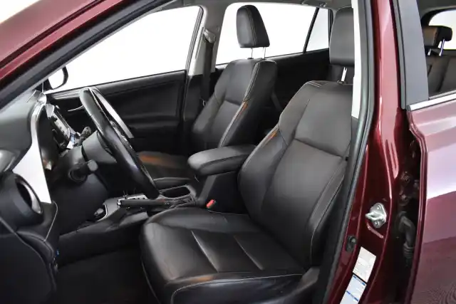 Punainen Maastoauto, Toyota RAV4 – FSC-634