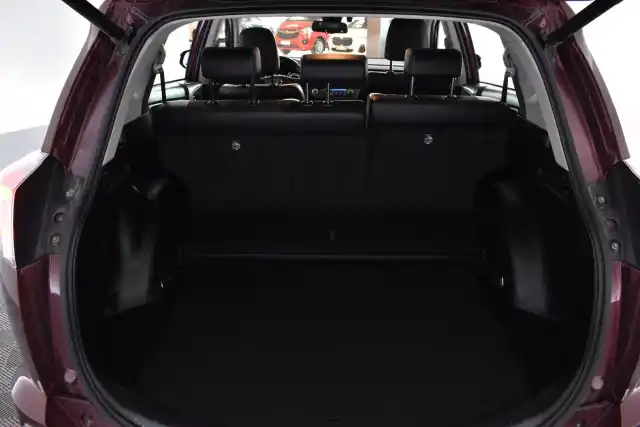 Punainen Maastoauto, Toyota RAV4 – FSC-634
