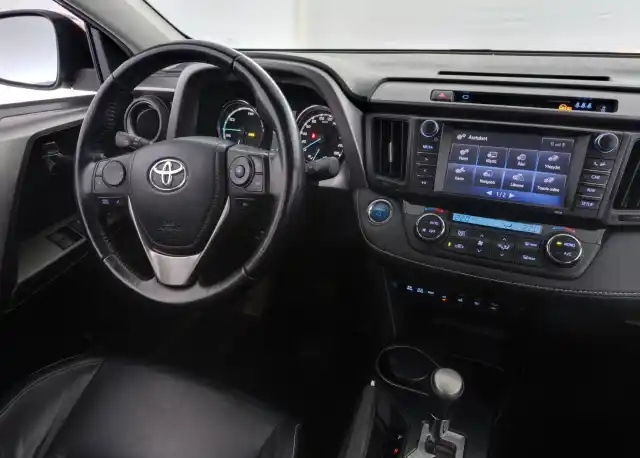 Punainen Maastoauto, Toyota RAV4 – FSC-634