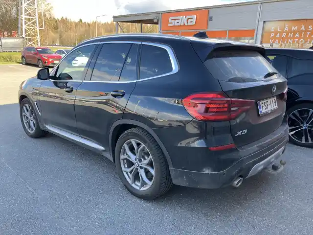 Musta Maastoauto, BMW X3 – FSF-119