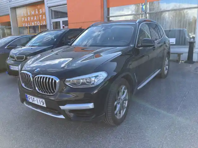 Musta Maastoauto, BMW X3 – FSF-119