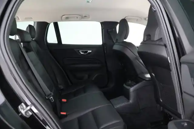 Musta Farmari, Volvo V60 – FSG-549